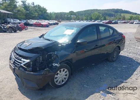 2017 Nissan Versa 1.6 S z USA, uszkodzony, nr VIN 3N1CN7AP5HL843129